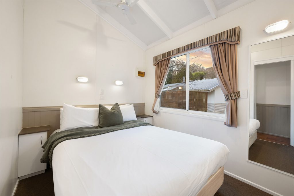 02-bright-valley-holiday-park-deluxe-villa-2brm Bright Porepunkah Holiday Park, Porepunkah, Alpine Area, Mount Buffalo, Ovens River, 2 Bedroom Accommodation, Deluxe Villa, Accomodation in Bright Victoria