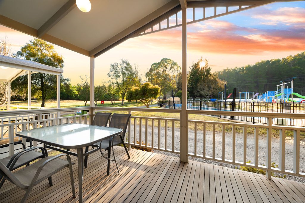 03-bright-valley-holiday-park-poolside-villa-2brm Bright Porepunkah Holiday Park, Porepunkah, Alpine Area, Mount Buffalo, Ovens River, 3 Bedroom Accommodation, Poolside Villa, Accomodation in Bright Victoria