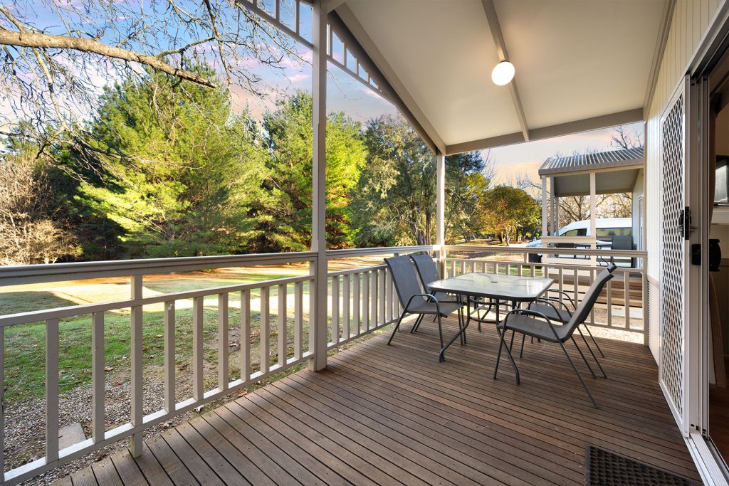 11-bright-valley-holiday-park-valley-view-3brm copy Bright Porepunkah Holiday Park, Porepunkah, Alpine Area, Mount Buffalo, Ovens River, 2 Bedroom Accommodation, Deluxe Villa, Accomodation in Bright Victoria